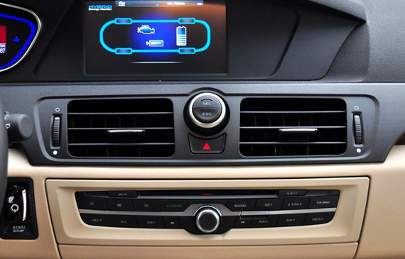 汽车空调试漏机.jpg 汽车空调试漏机.jpg