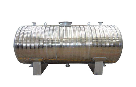 冷水箱查漏.jpg 冷水箱查漏.jpg