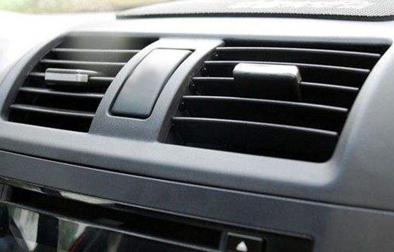 面包车空调检漏.jpg 面包车空调检漏.jpg