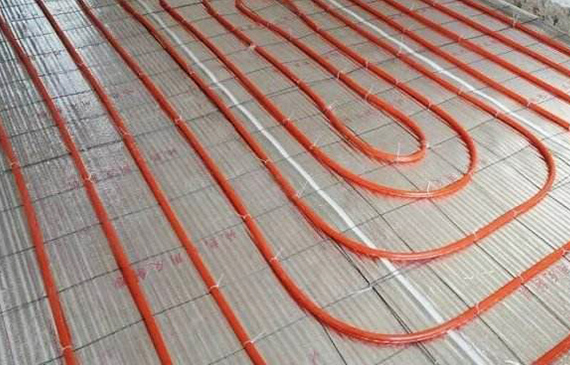 地暖管道泄漏.jpg 地暖管道泄漏.jpg