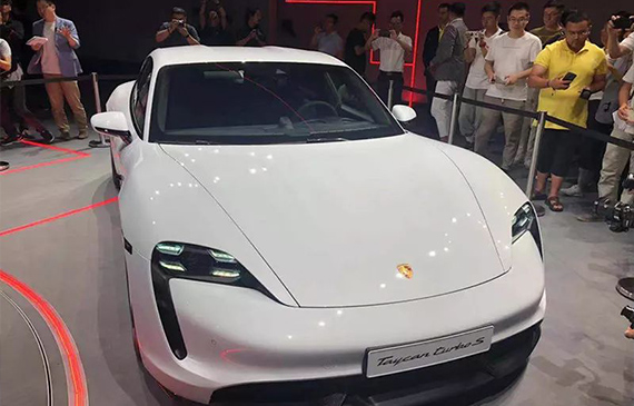 保时捷纯电跑车全球首发2.8秒破百.jpg