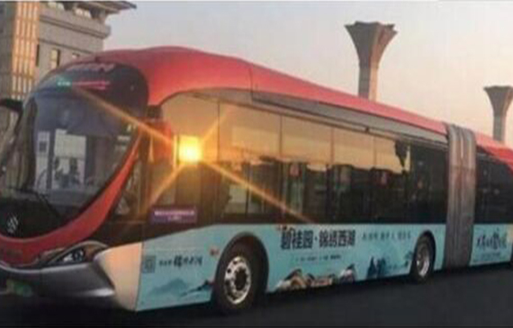 董明珠造5G公交车.jpg 董明珠造5G公交车.jpg