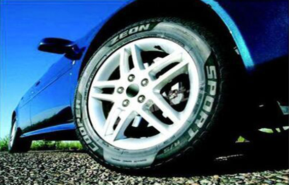 轿车轮胎.jpg