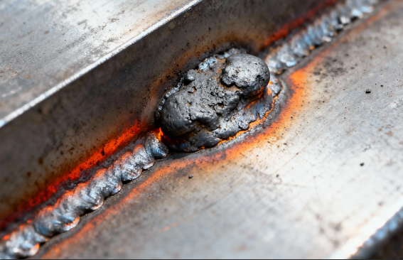 成本省一半,效率翻一番!让焊接点老板笑到合不拢嘴【超钜微检】氮氢检漏仪 成本省一半,效率翻一番!让焊接点老板笑到合不拢嘴【超钜微检】氮氢检漏仪